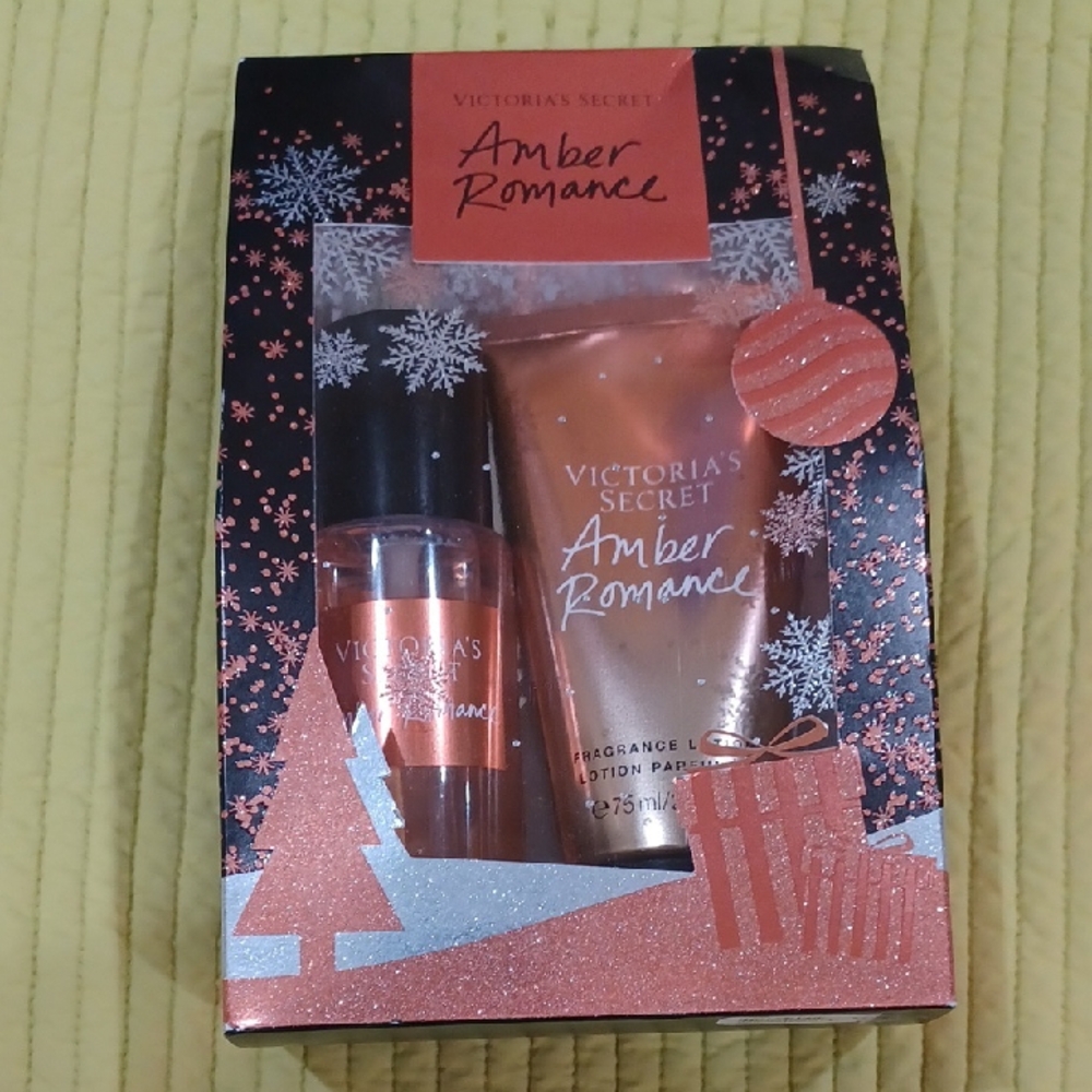 Victoria's Secret Amber Romance Gift Set - Pink and Black